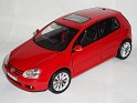 1:18 Bburago Volkswagen Golf MKV 2003 Red